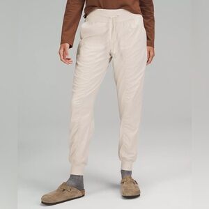 Lululemon Dance Studio Joggers! Worn 2 times! Perfect condition!🤍